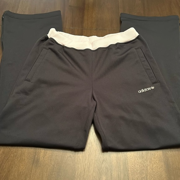 Adidas pants, medium in size Black with a soft pink color details - Picture 1 of 11